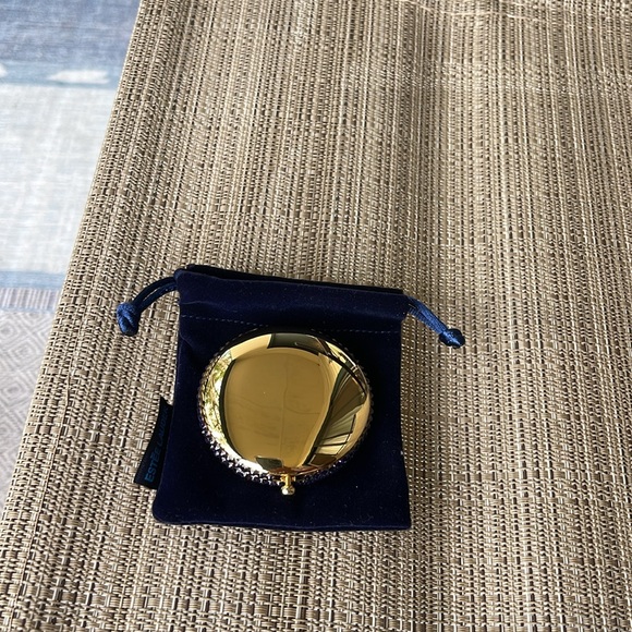 Estee Lauder Ruby Shimmer Lucidity Translucent Pressed Powder Compact NWT - Picture 4 of 10